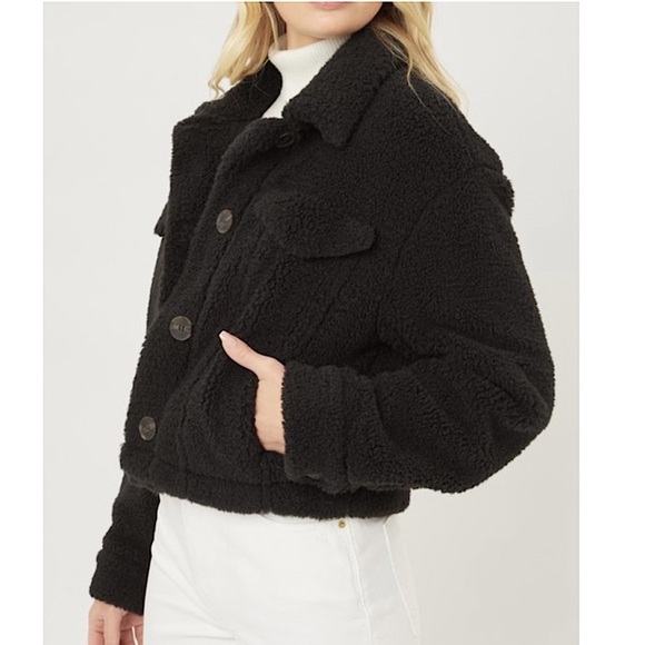 WOMENS BUTTONED TEDDY FAUX FUR CROPPED JACKET - Picture 1 of 3